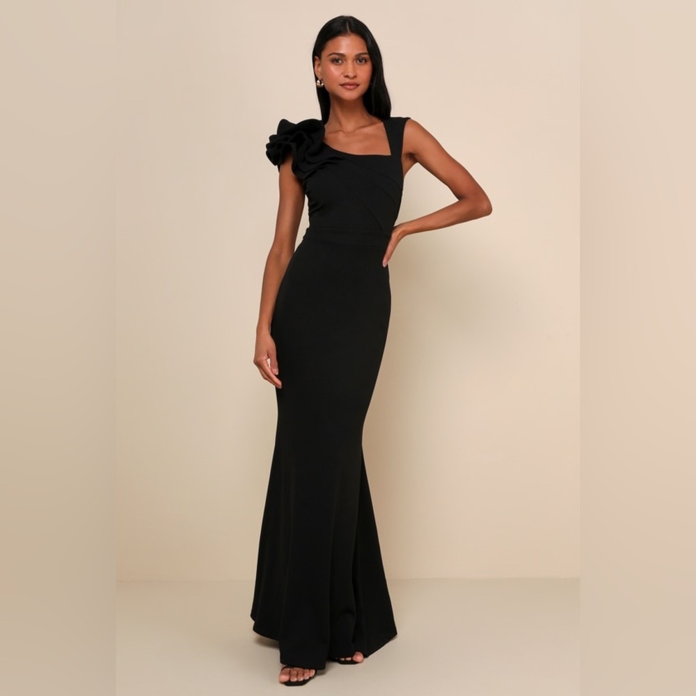 Elegant Black One-Shoulder Dress